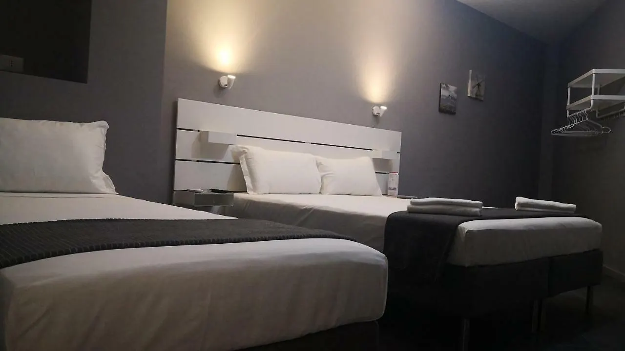 Living Bed And Breakfast Casoria 2*,
